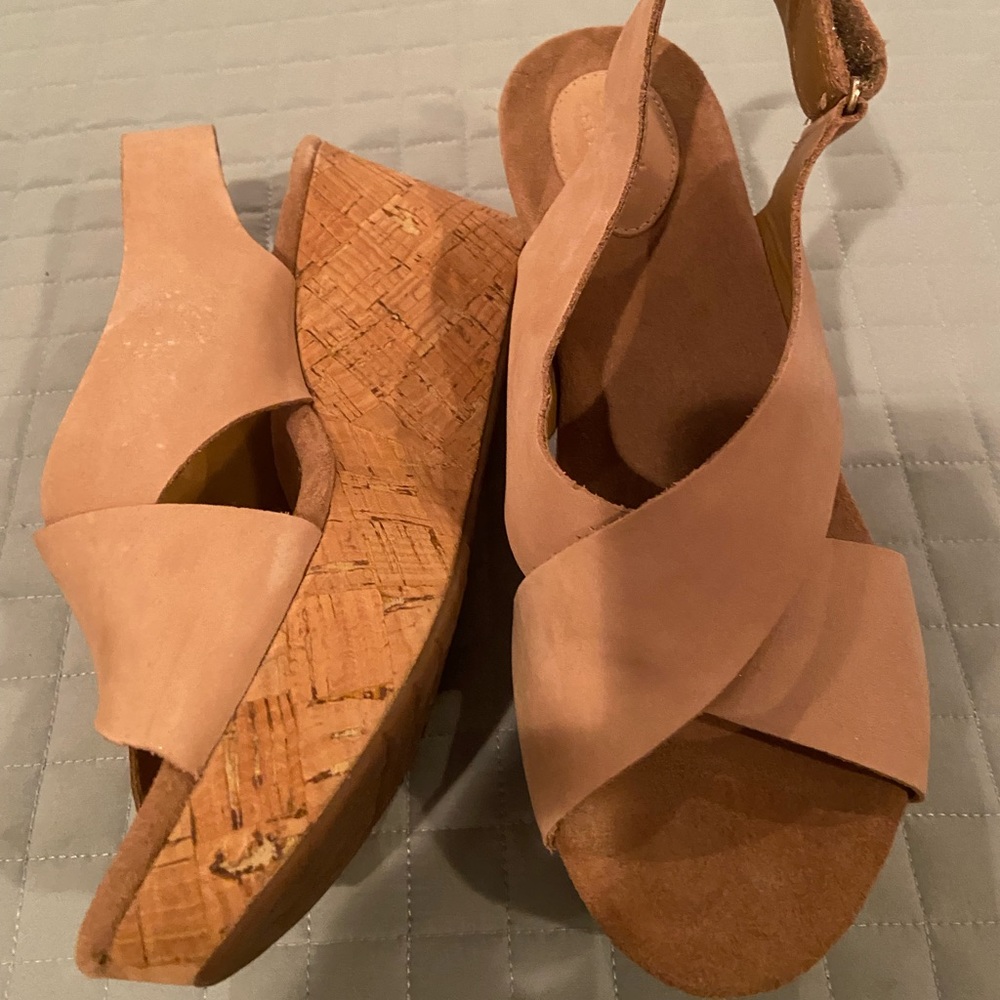 Like new Clarks Wedges Size 8.5